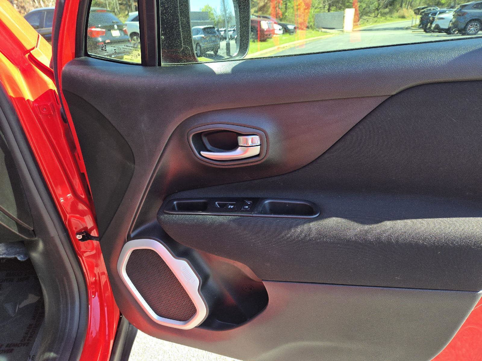 Used 2020 Jeep Renegade Sport image 14