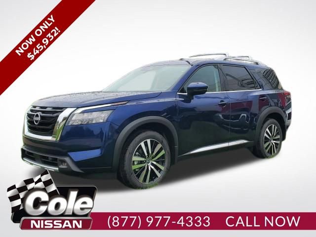 New 2025 Nissan Pathfinder Platinum w/ Cargo Package