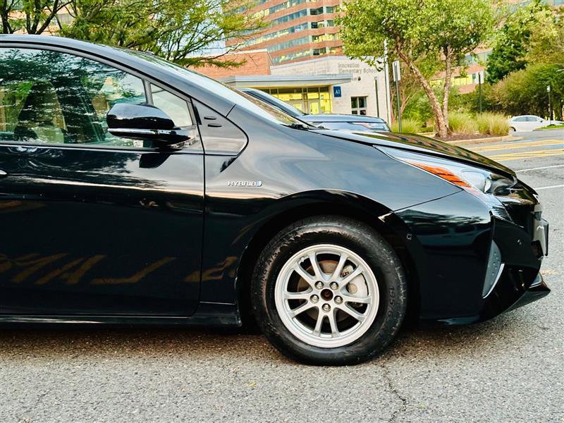 Used 2018 Toyota Prius Two image 5