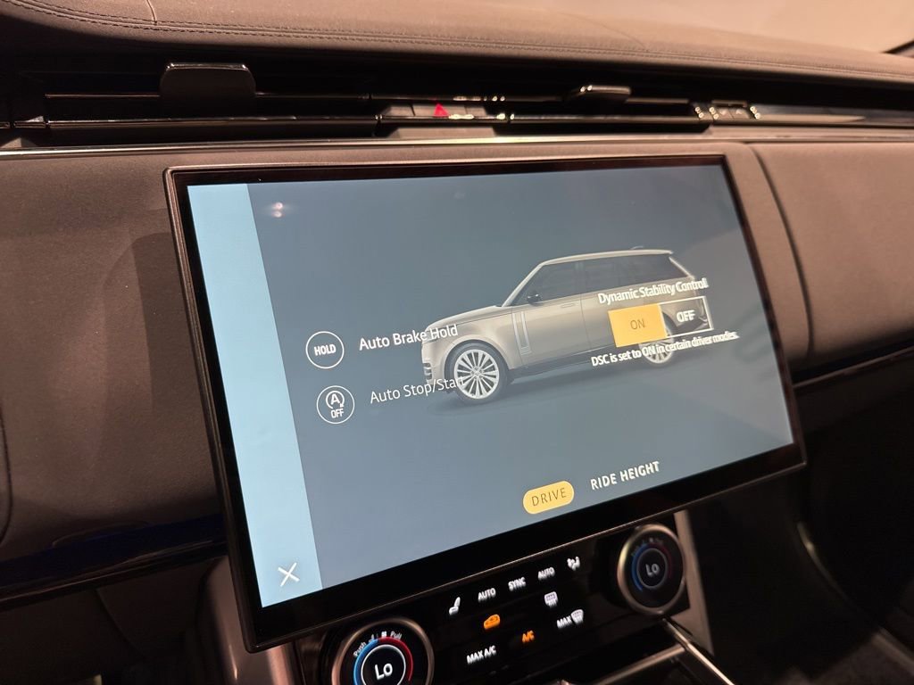 Used 2023 Land Rover Range Rover SE image 17