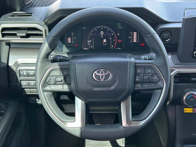 Certified 2025 Toyota Tacoma SR5 w/ SR5 Upgrade Package AWD/4WD image 40