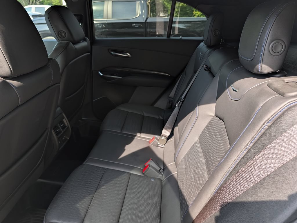 Used 2024 Cadillac XT4 Sport AWD/4WD image 11