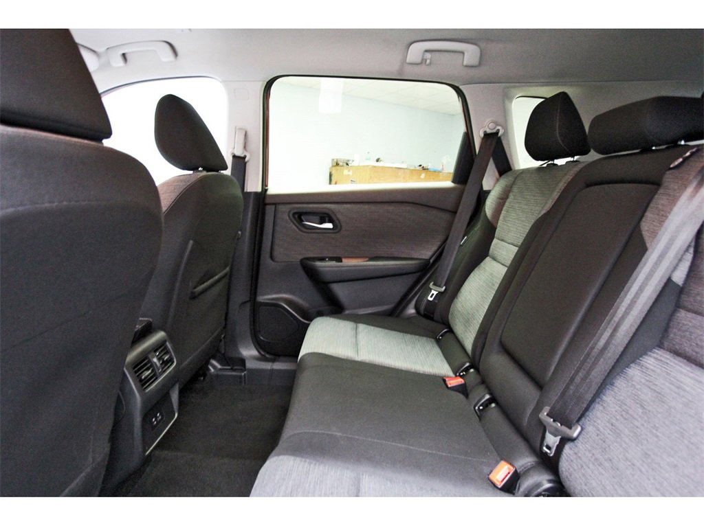 Used 2023 Nissan Rogue SV image 10