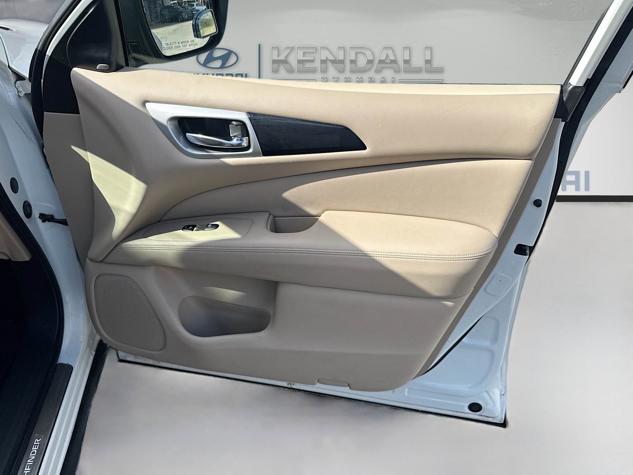Used 2019 Nissan Pathfinder SV w/ SV Tech Package FWD image 32