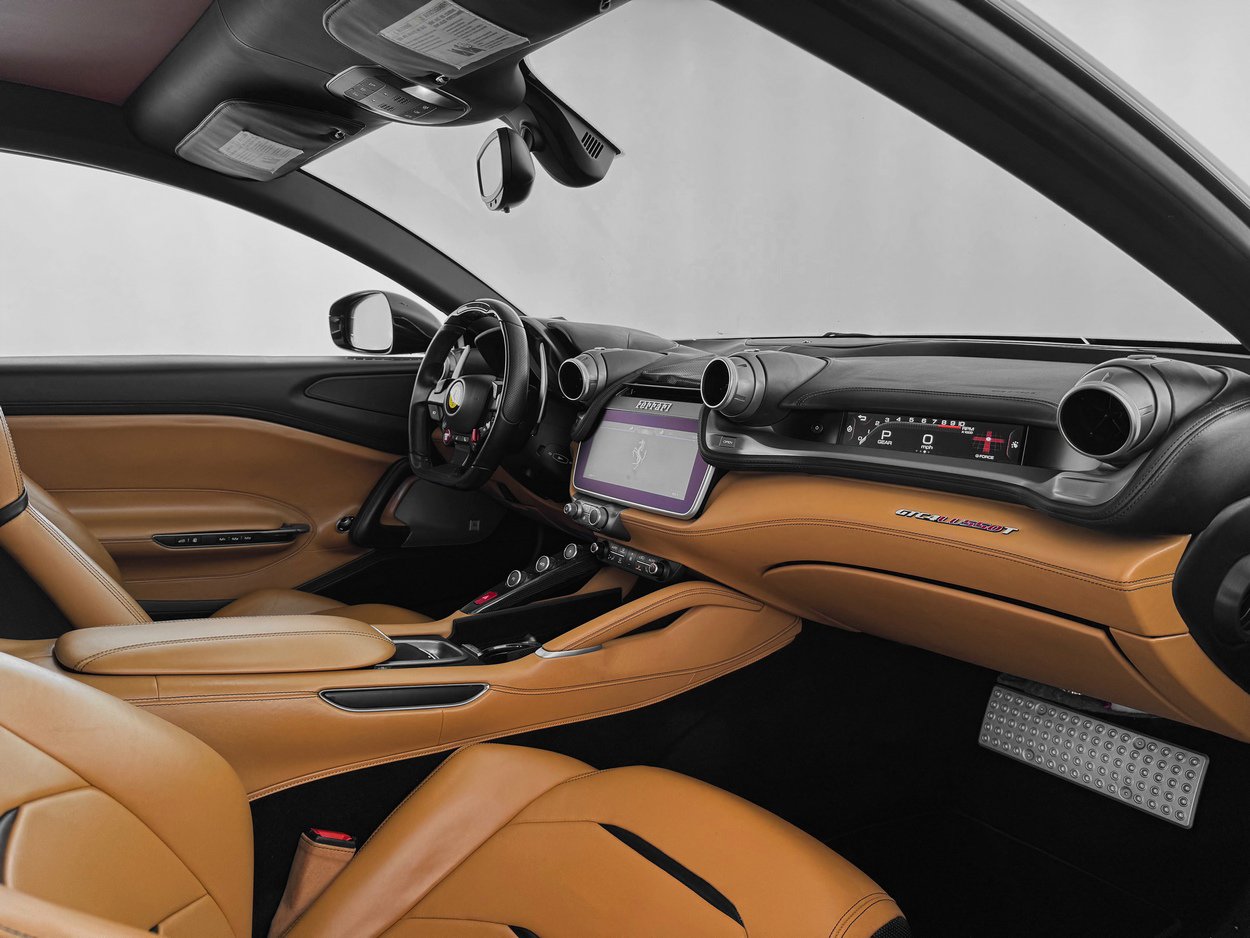 Used 2018 Ferrari GTC4Lusso T image 25