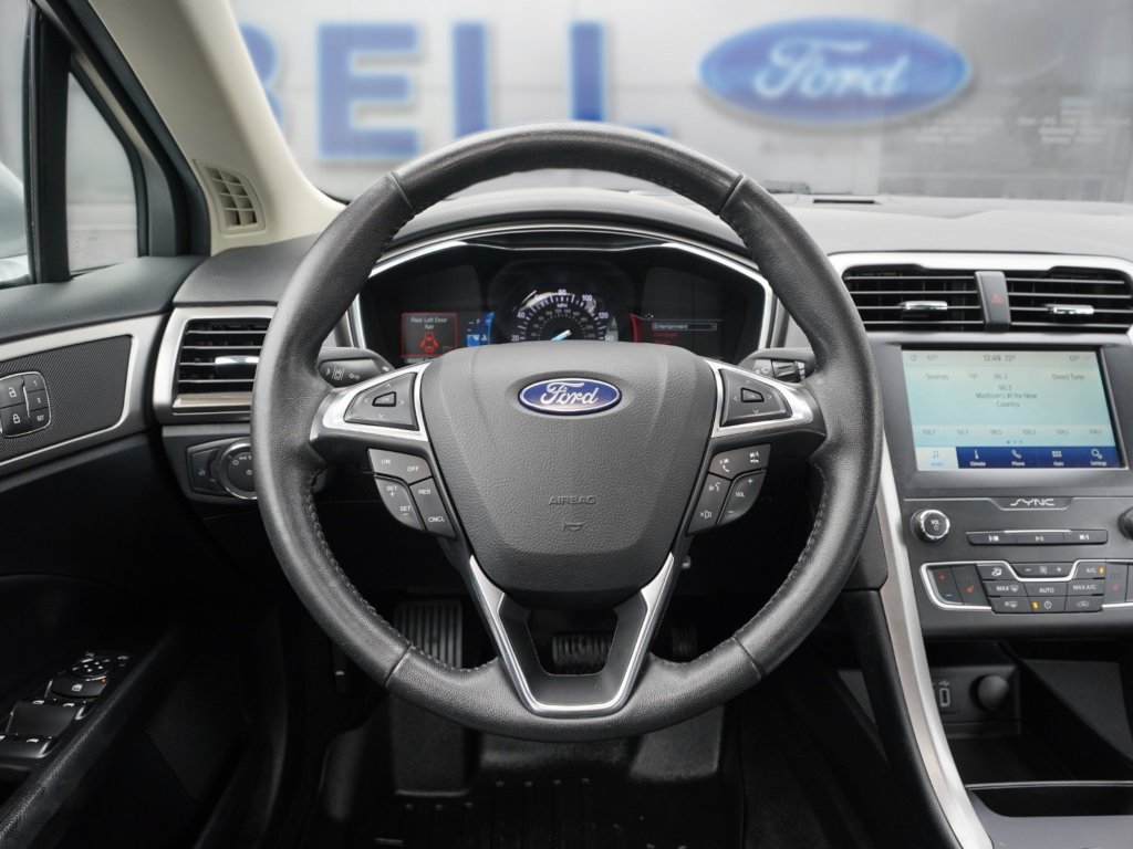 Used 2020 Ford Fusion SEL FWD image 29