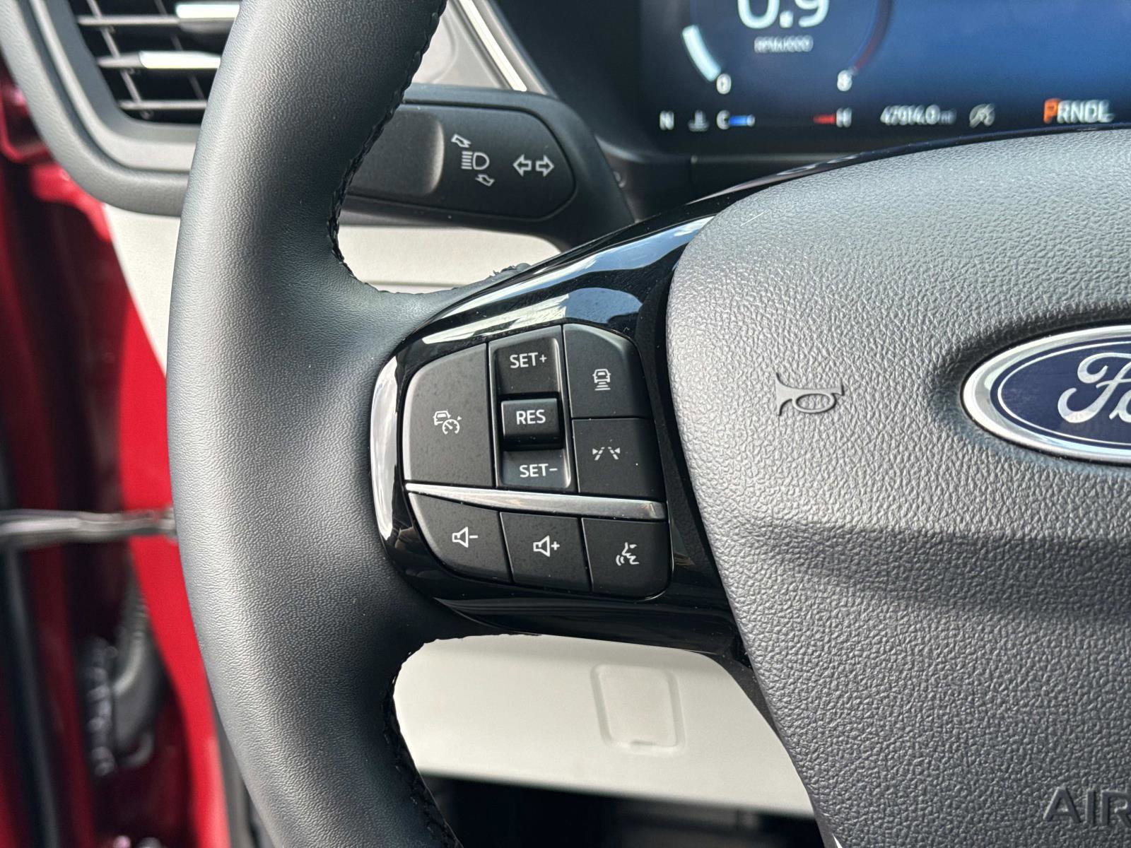 Used 2024 Ford Escape Platinum w/ Premium Technology Package image 34