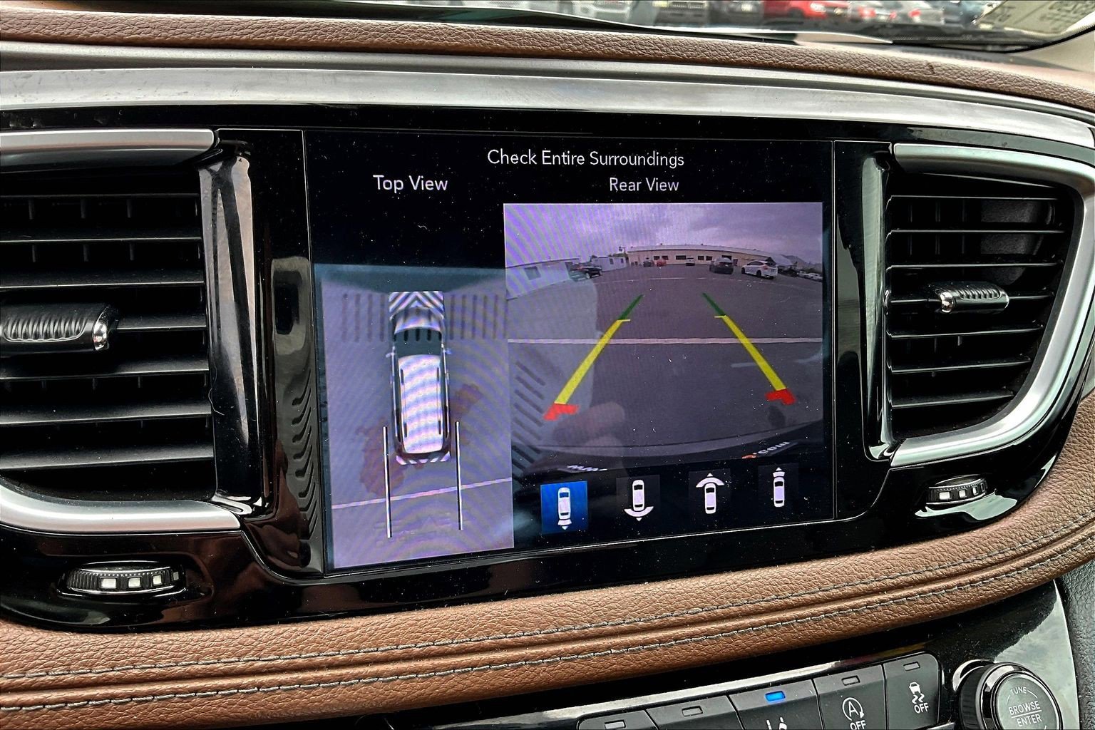 Used 2019 Chrysler Pacifica Limited w/ Advanced Safetytec Group image 13