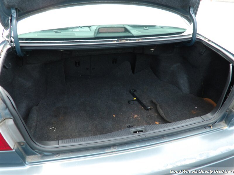 Used 2001 Toyota Camry LE FWD image 9