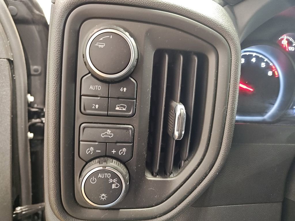Used 2023 Chevrolet Silverado 1500 Custom AWD/4WD image 27