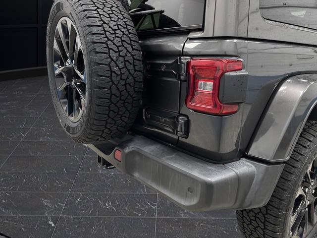 Used 2021 Jeep Wrangler Unlimited Sahara w/ Cold Weather Group AWD/4WD image 32