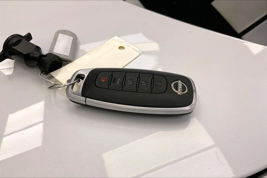 Certified 2025 Nissan Murano SV image 10