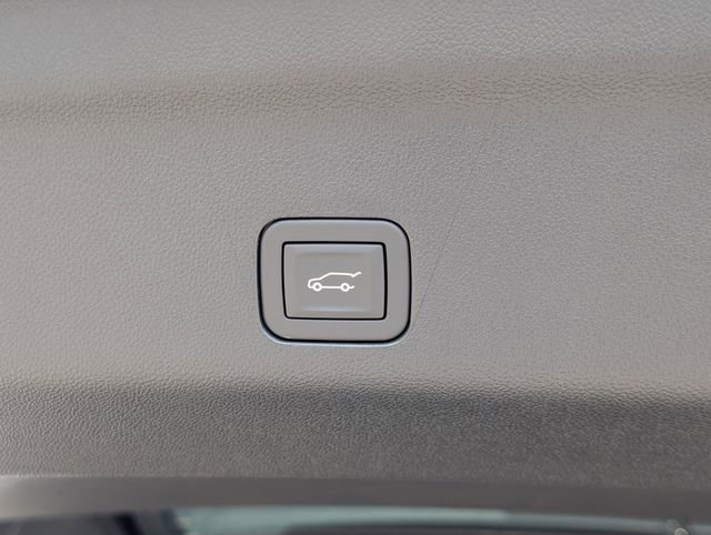 New 2026 GMC Yukon Elevation image 13