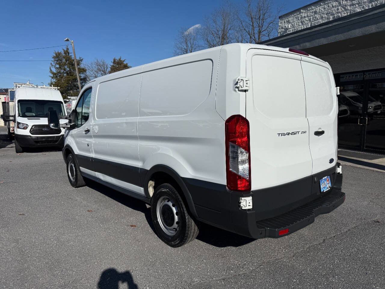 Used 2016 Ford Transit 250 130 Low Roof image 2