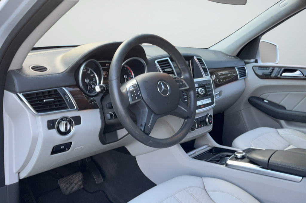 Used 2016 Mercedes-Benz GL 450 4MATIC image 23