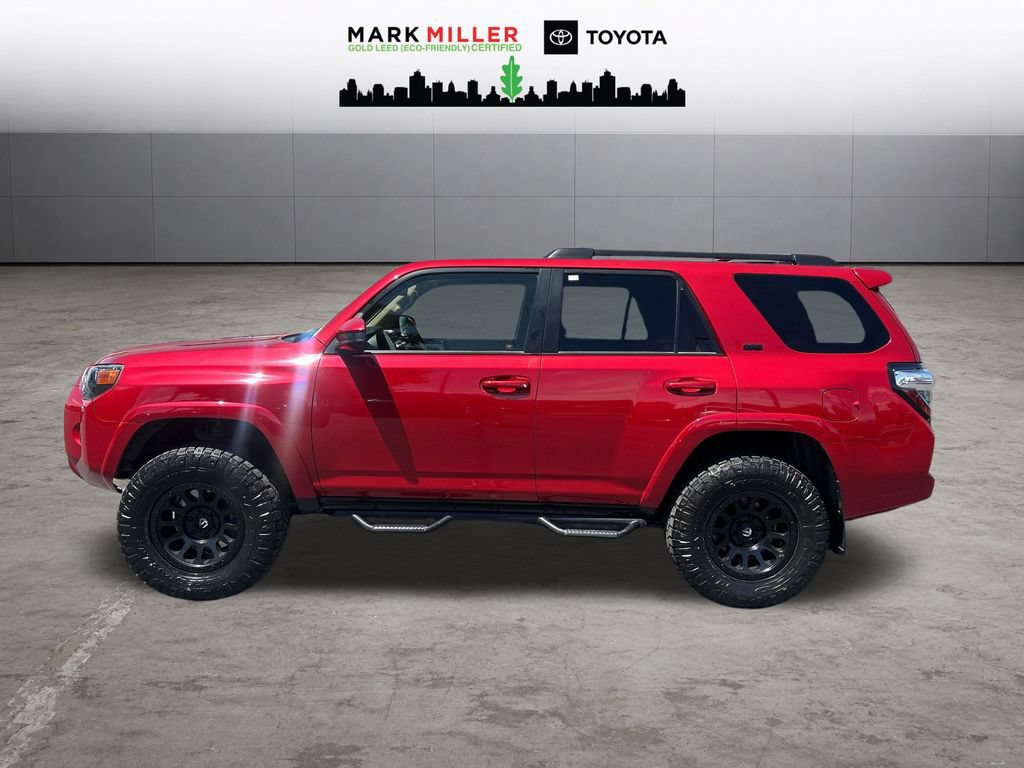 Used 2016 Toyota 4Runner SR5 AWD/4WD image 2