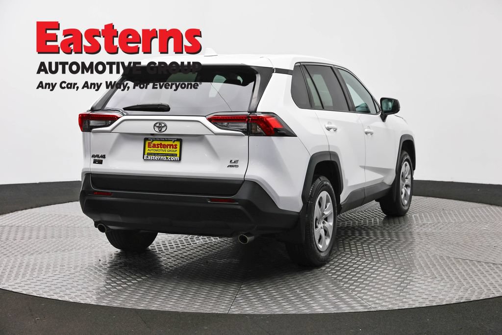 Used 2023 Toyota RAV4 LE AWD/4WD image 5