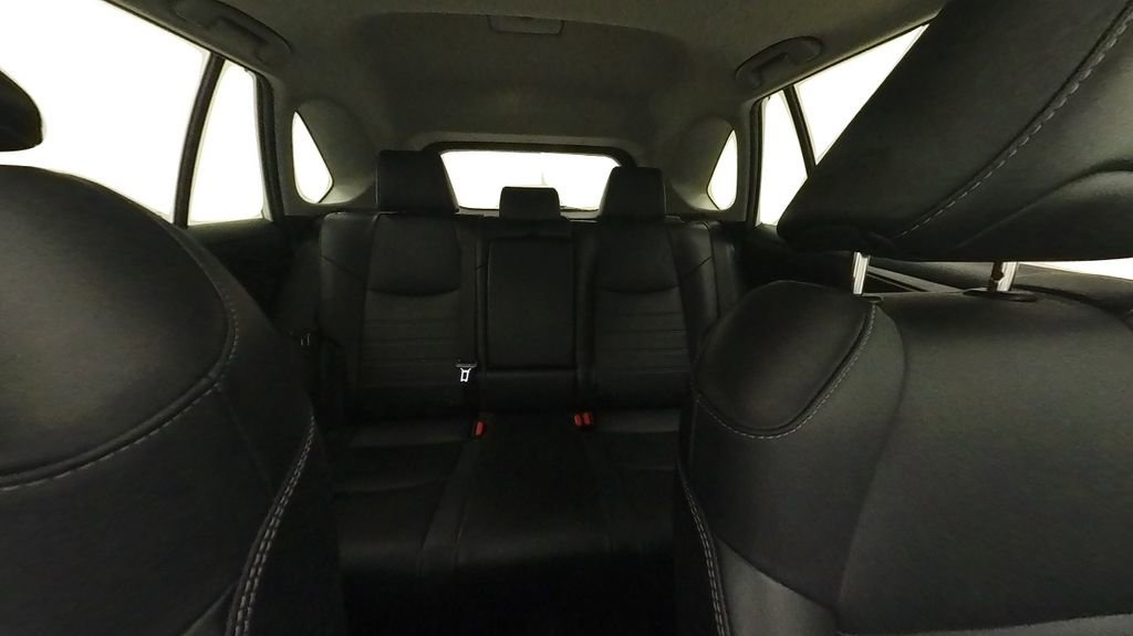 Used 2022 Toyota RAV4 XLE Premium AWD/4WD image 32