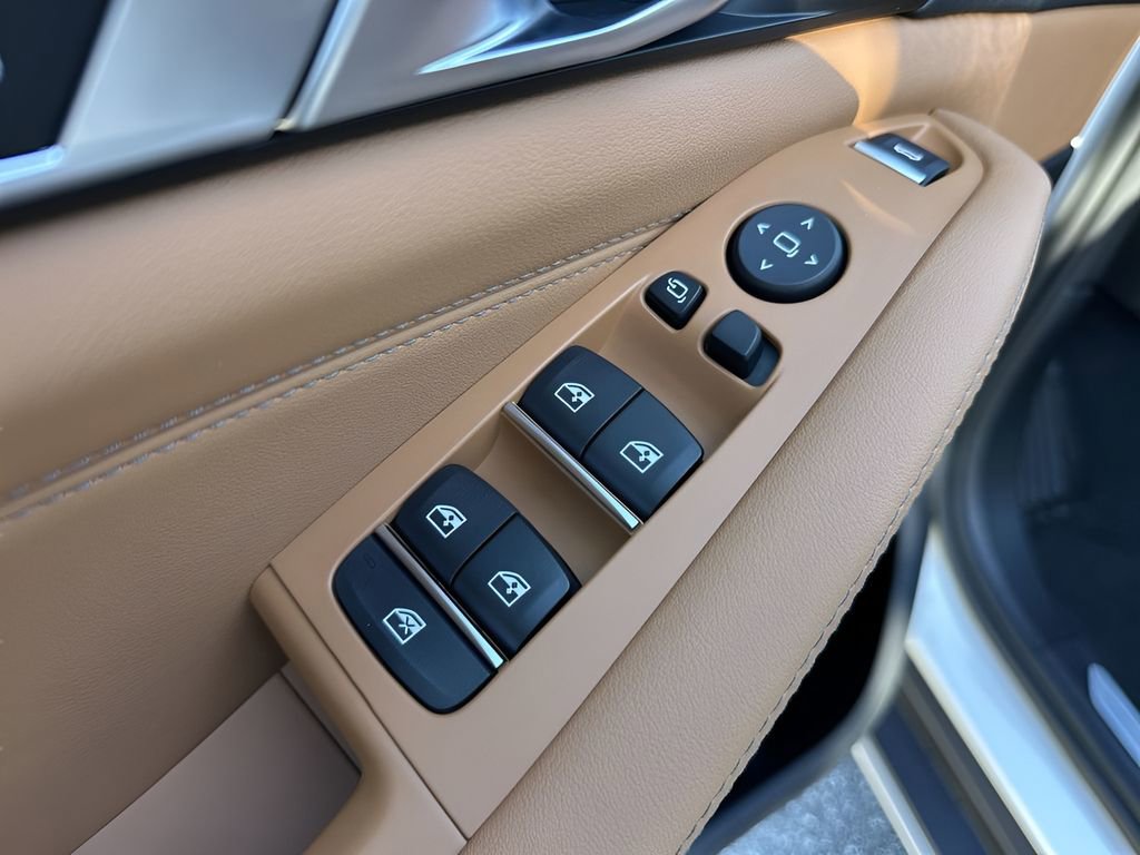 New 2026 BMW X5 xDrive40i w/ Parking Assistance Package image 17