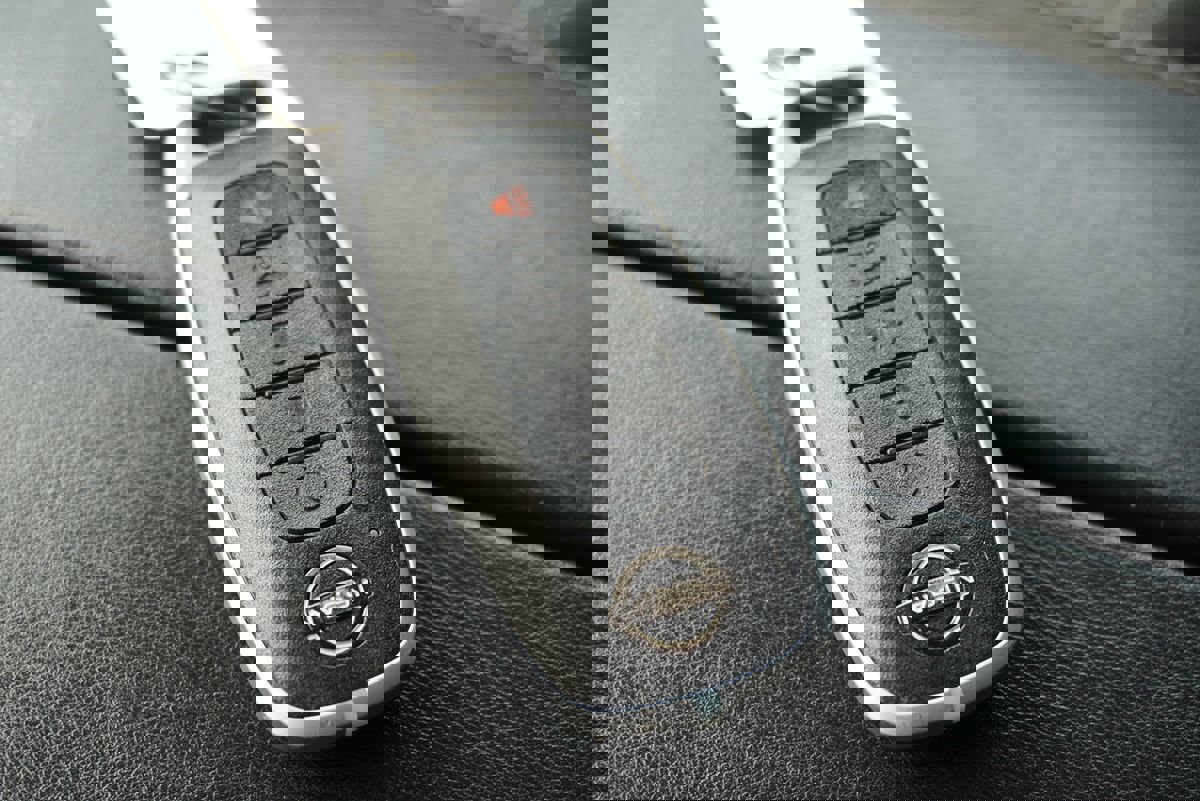 Used 2024 Nissan Rogue SV image 27