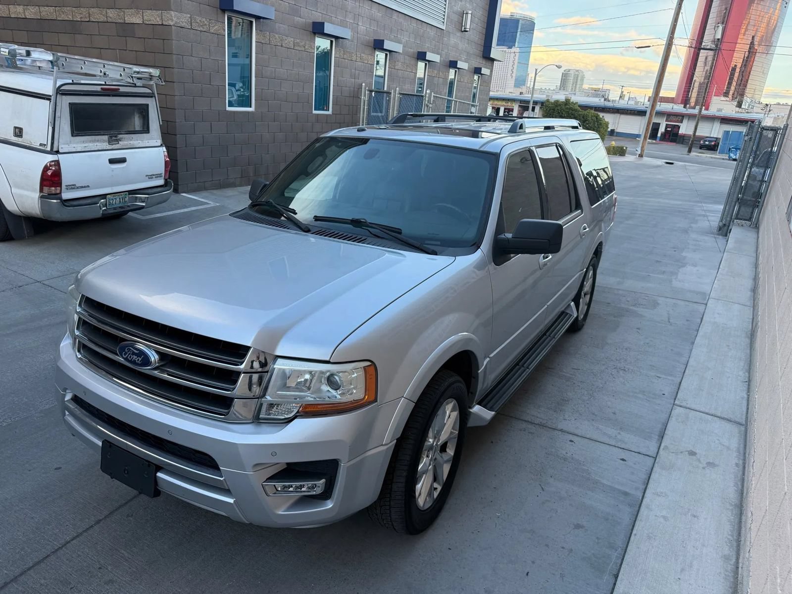 Used 2017 Ford Expedition EL Limited RWD image 9