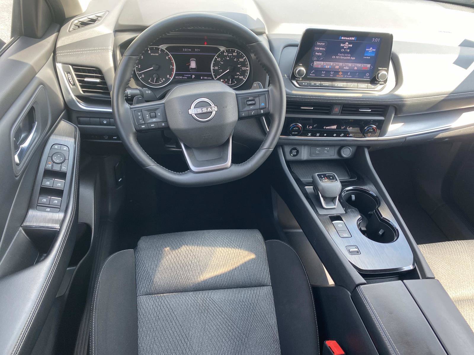 Used 2025 Nissan Rogue SV FWD image 18