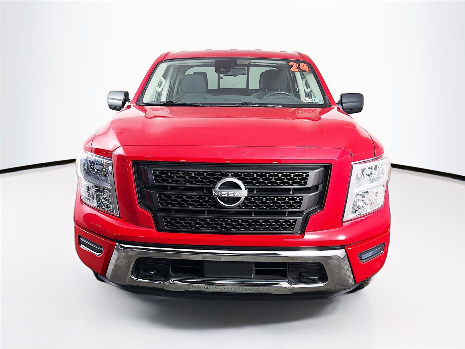 Used 2024 Nissan Titan SV AWD/4WD image 2