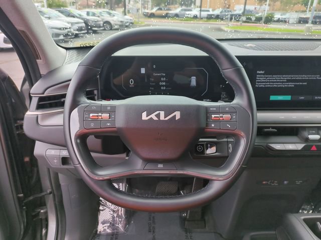 Certified 2025 Kia EV9 Light Long Range RWD image 18
