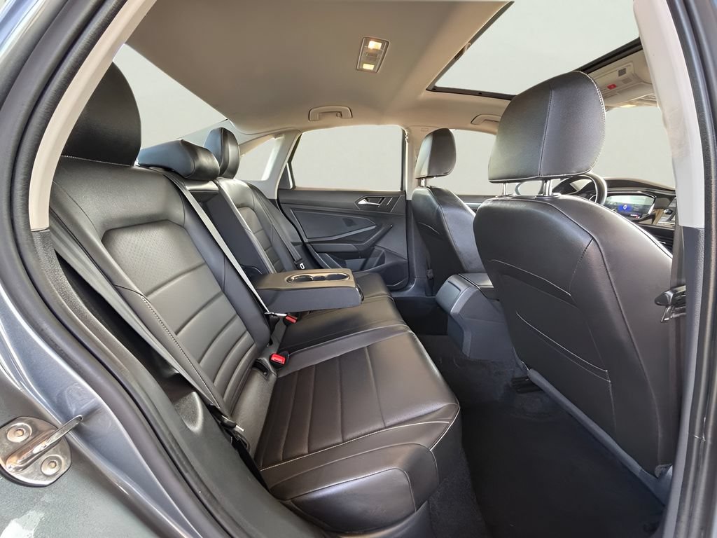 Used 2024 Volkswagen Jetta SE FWD image 33