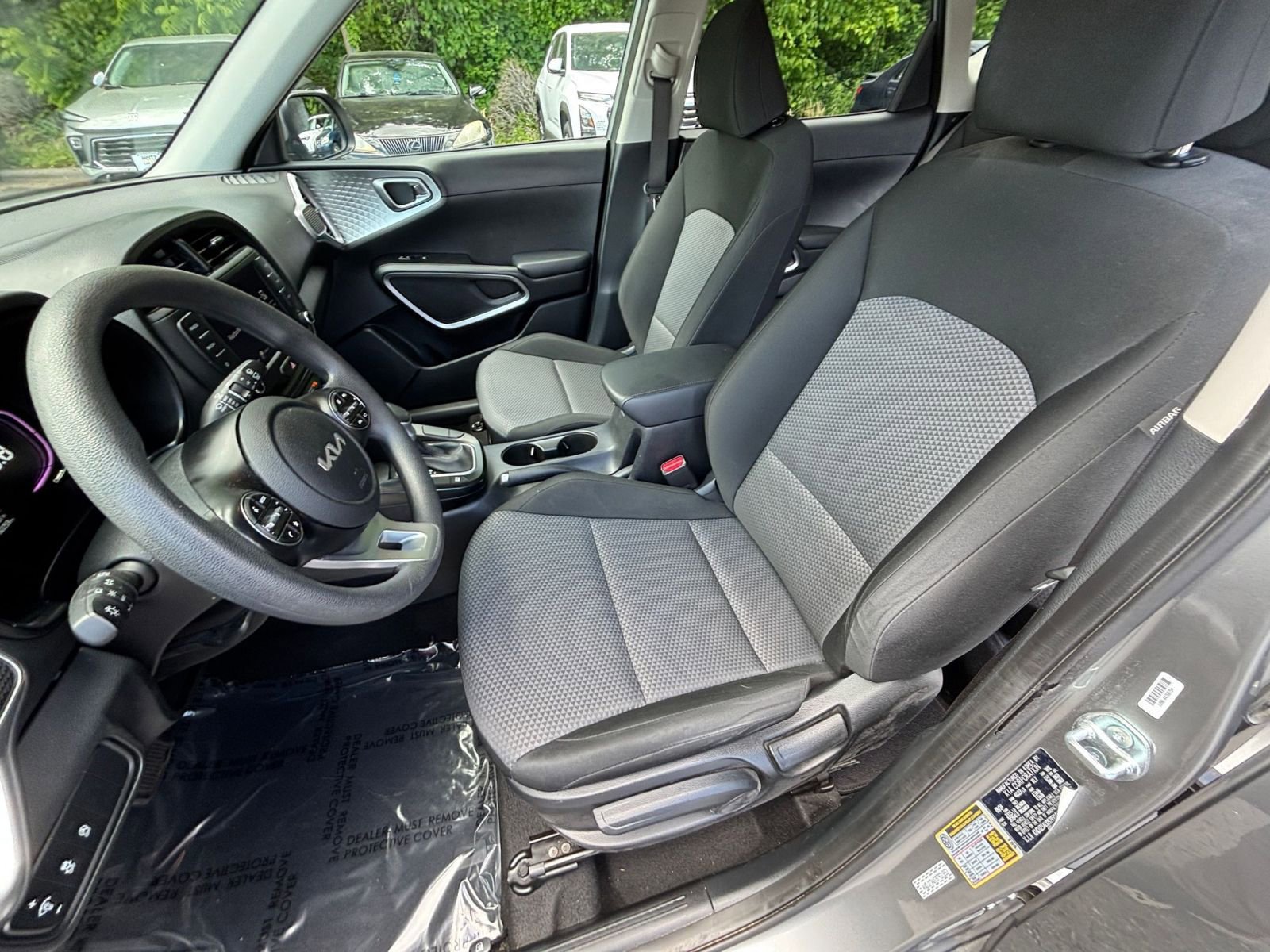 Used 2025 Kia Soul LX w/ LX Technology Package FWD image 31