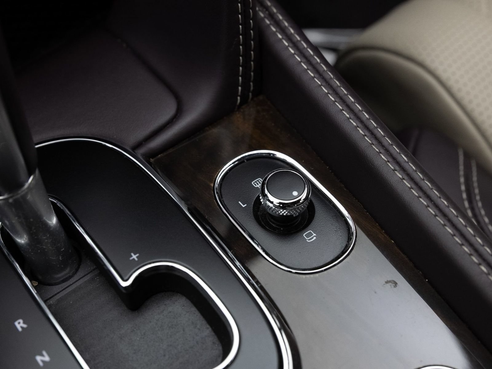 Used 2017 Bentley Flying Spur S V8 AWD/4WD image 33