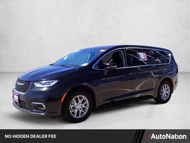 Used 2024 Chrysler Pacifica Touring-L FWD image 1
