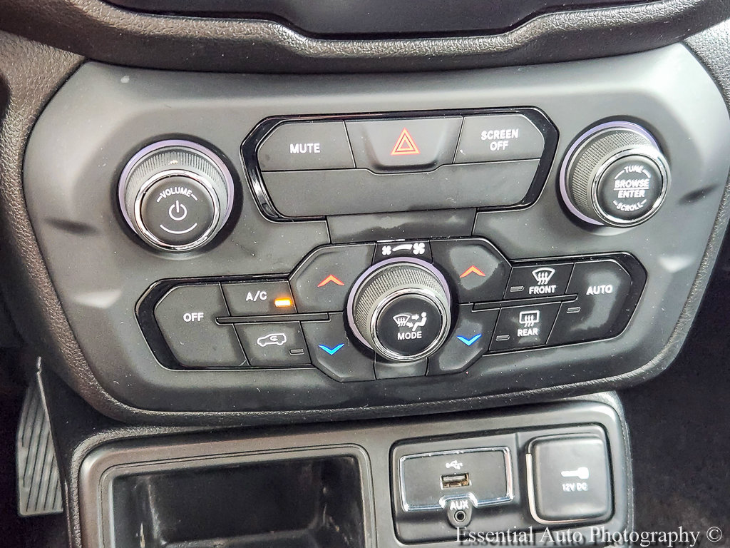 Used 2019 Jeep Renegade Latitude FWD image 13