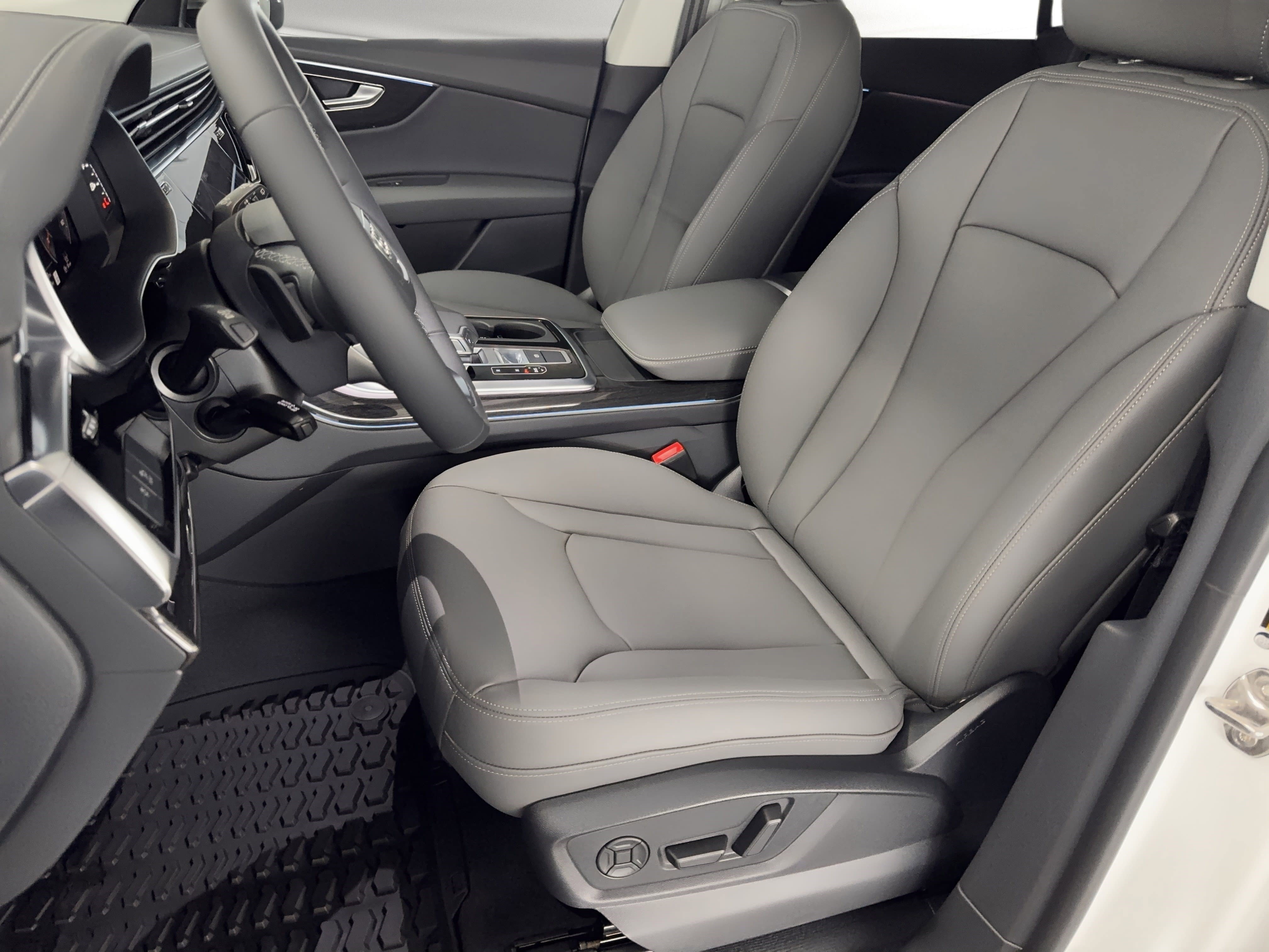 New 2026 Audi Q8 Premium image 5