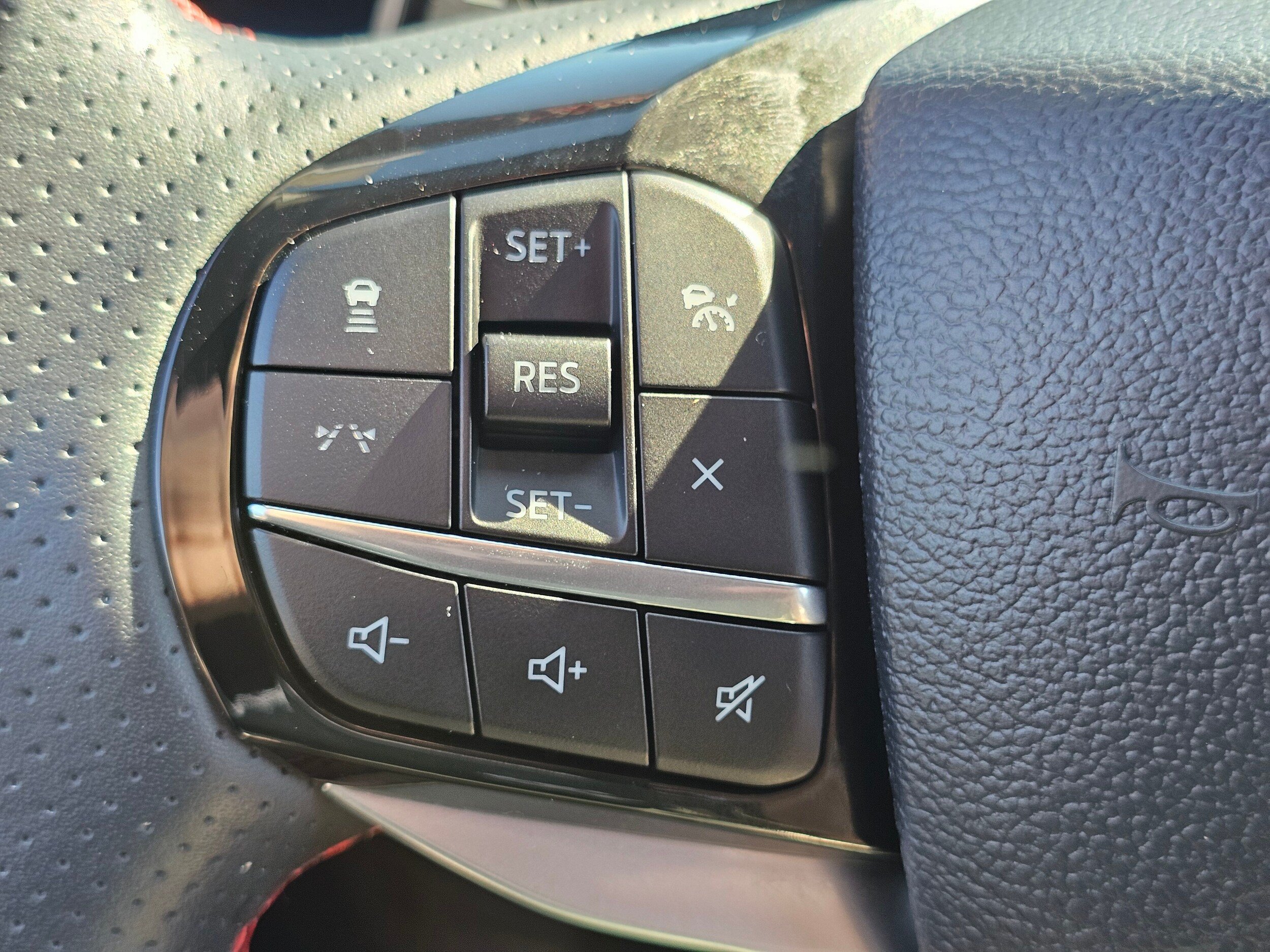 Used 2025 Ford Explorer ST w/ Sun And Sound Package AWD/4WD image 25