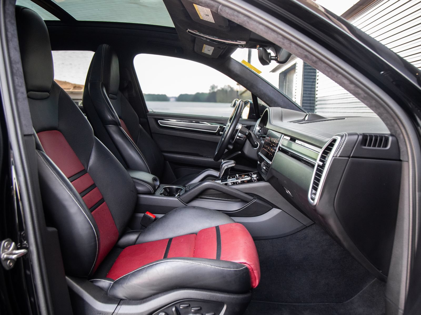 Certified 2023 Porsche Cayenne GTS AWD/4WD image 17