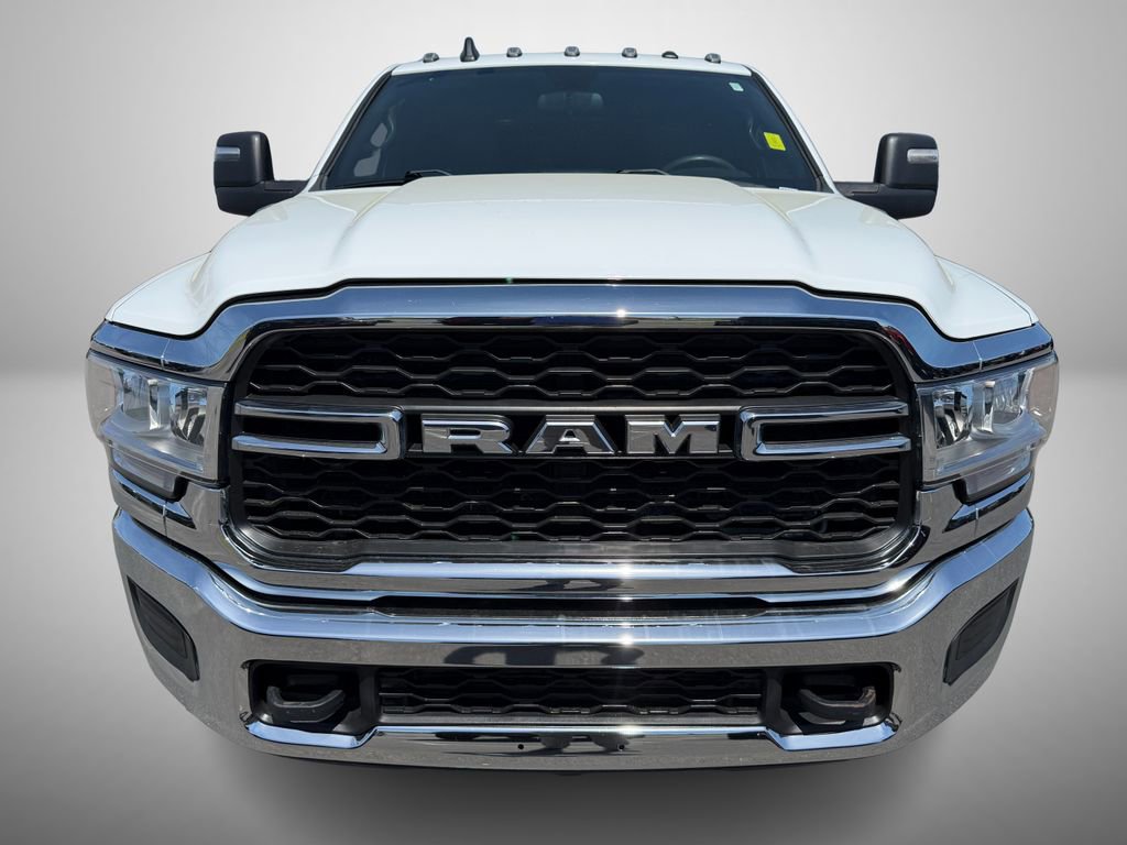 Used 2024 RAM 3500 Tradesman w/ Chrome Appearance Group AWD/4WD image 7