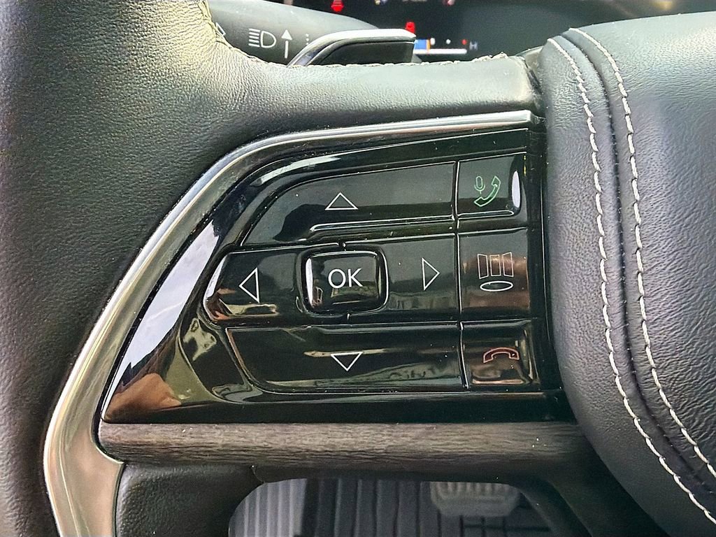 Used 2021 Jeep Grand Cherokee L Overland w/ Luxury Tech Group IV image 41