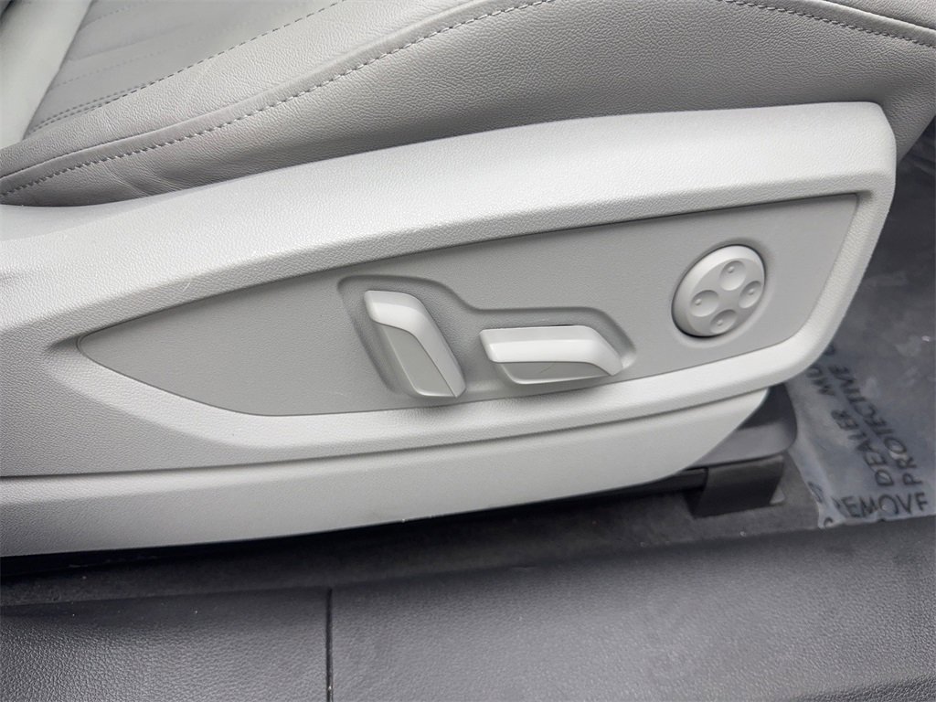 Used 2022 Audi Q5 2.0T Premium w/ Convenience Package image 48