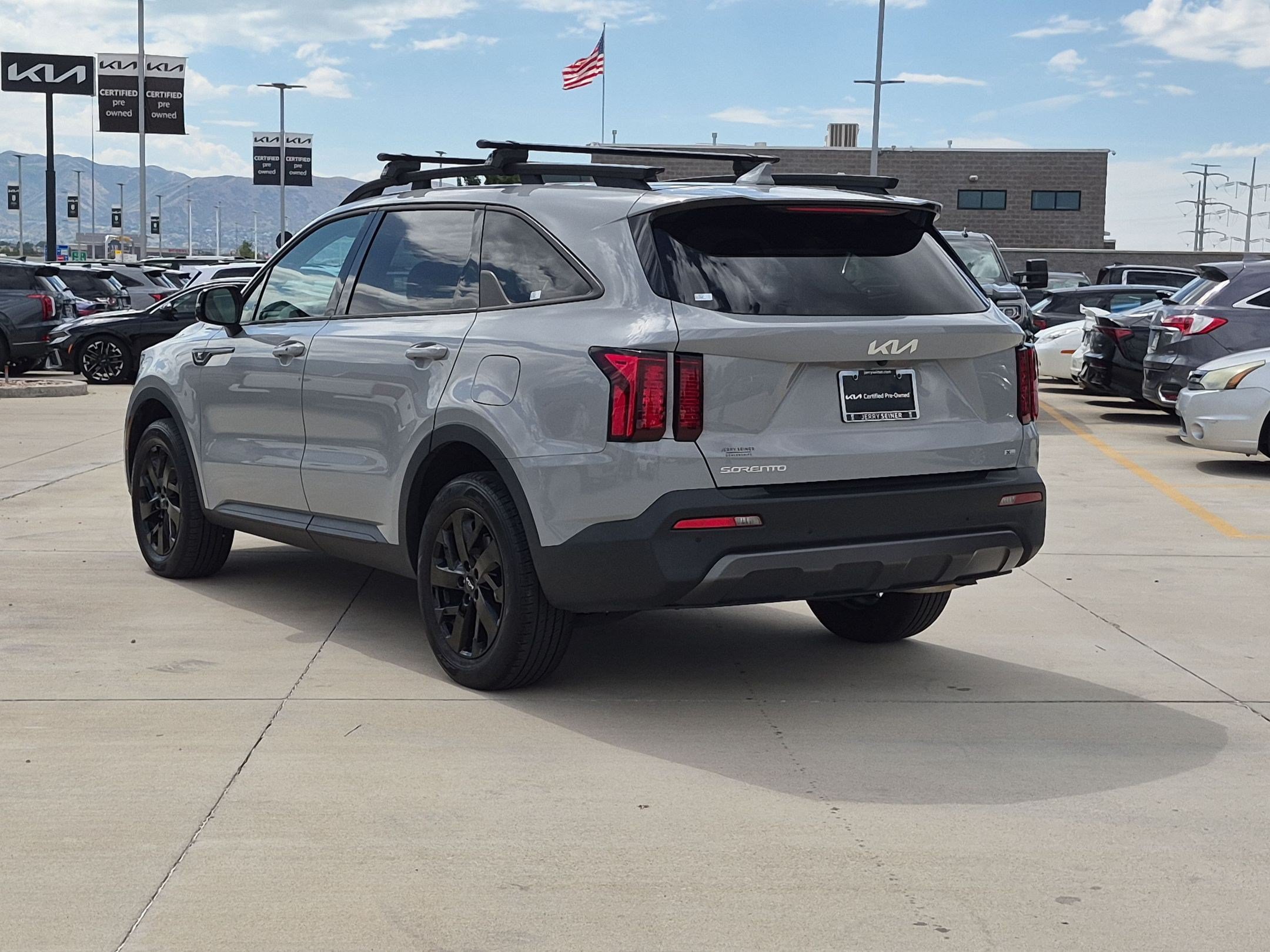 Certified 2023 Kia Sorento S w/ Panoramic Sunroof Package AWD/4WD image 3