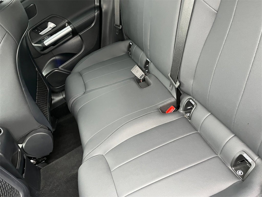 Certified 2025 Mercedes-Benz GLA 250 4MATIC image 13