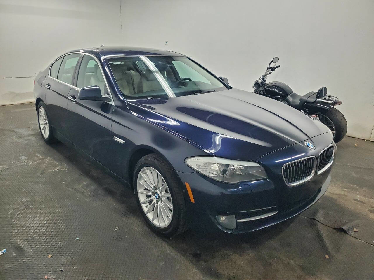 Used 2013 BMW 535i xDrive Sedan image 3