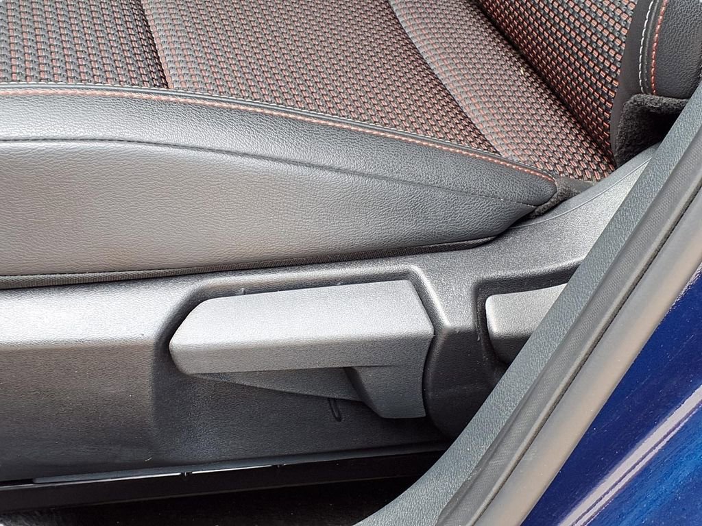 Used 2025 Nissan Kicks SR image 23