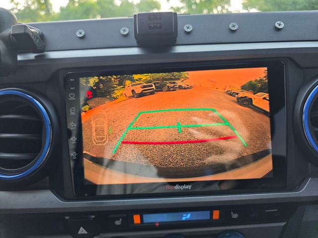 Used 2016 Toyota Tacoma TRD Sport w/ Premium & Technology Package RWD image 18