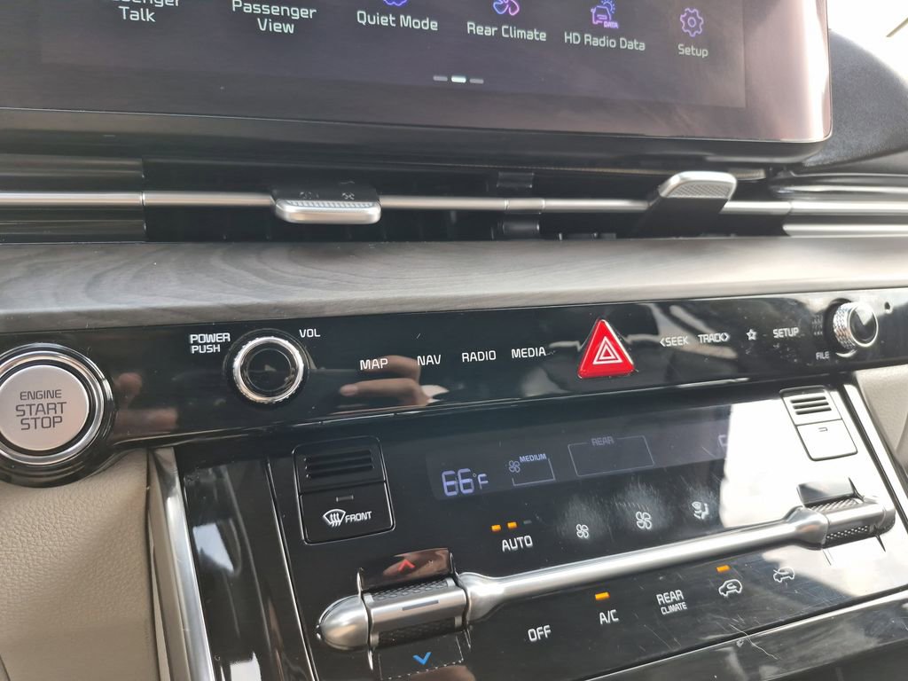 Certified 2023 Kia Carnival SX image 24