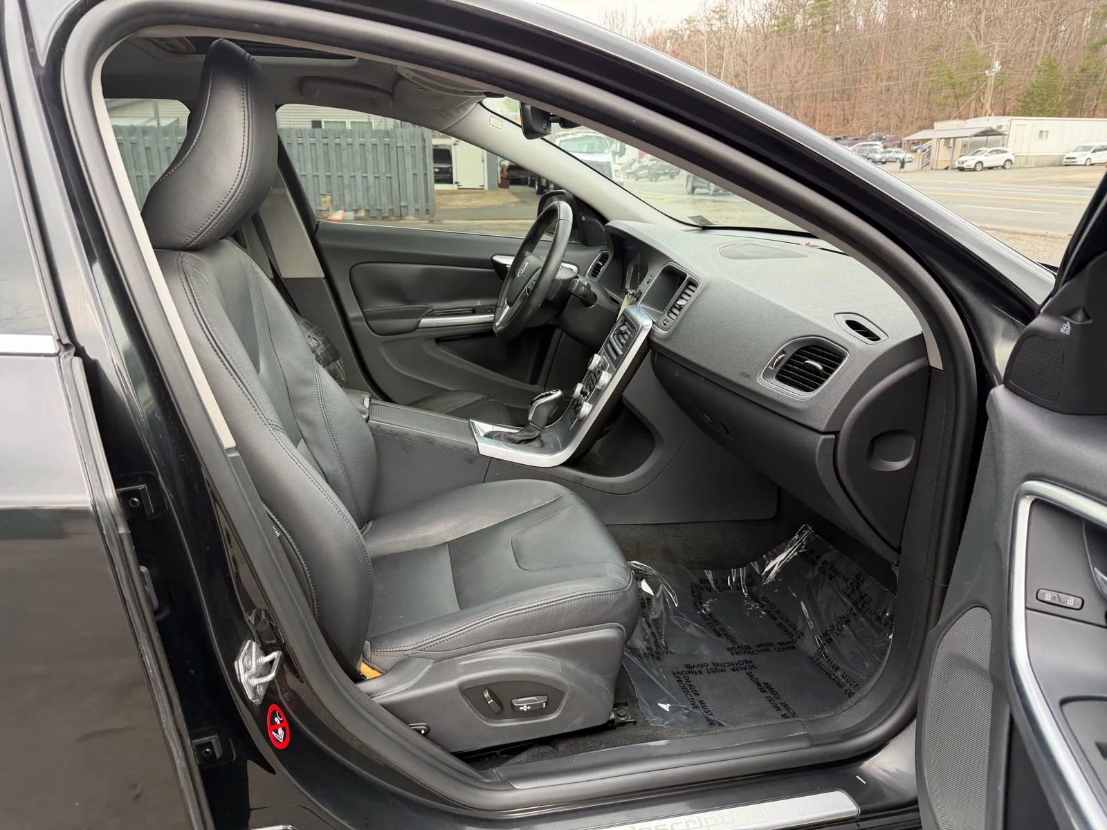 Used 2017 Volvo S60 T5 Inscription image 17