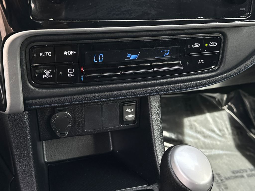 Used 2018 Toyota Corolla SE image 26