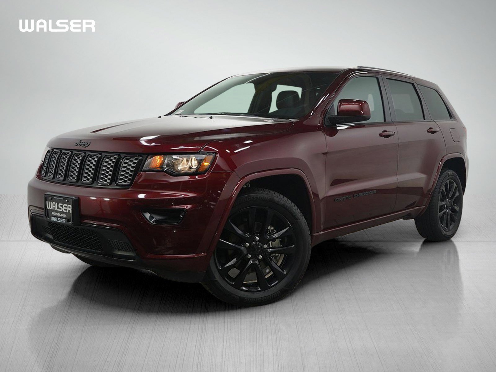 Used 2020 Jeep Grand Cherokee Altitude image 1