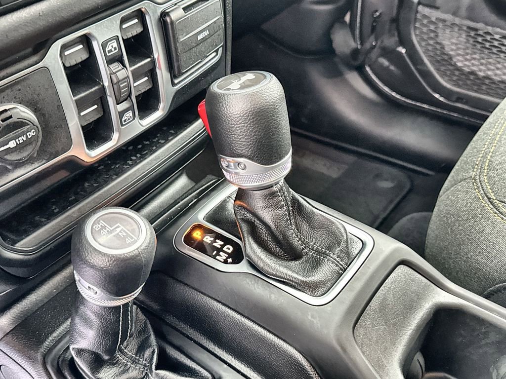 Used 2025 Jeep Wrangler Sahara image 22