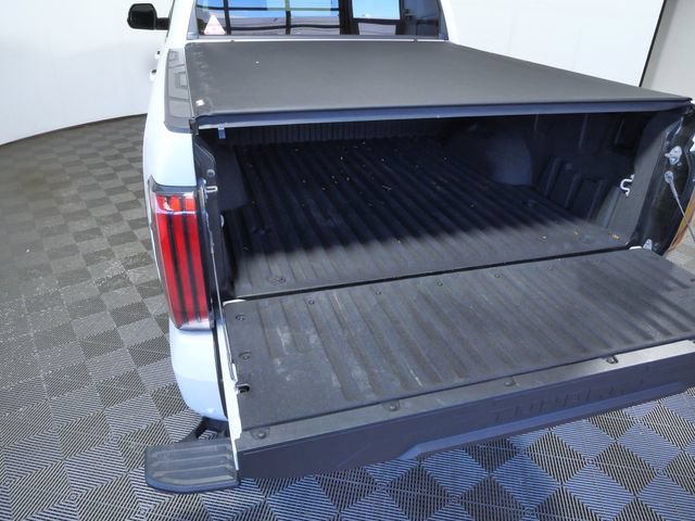 Used 2022 Toyota Tundra Platinum w/ Advanced Package AWD/4WD image 11